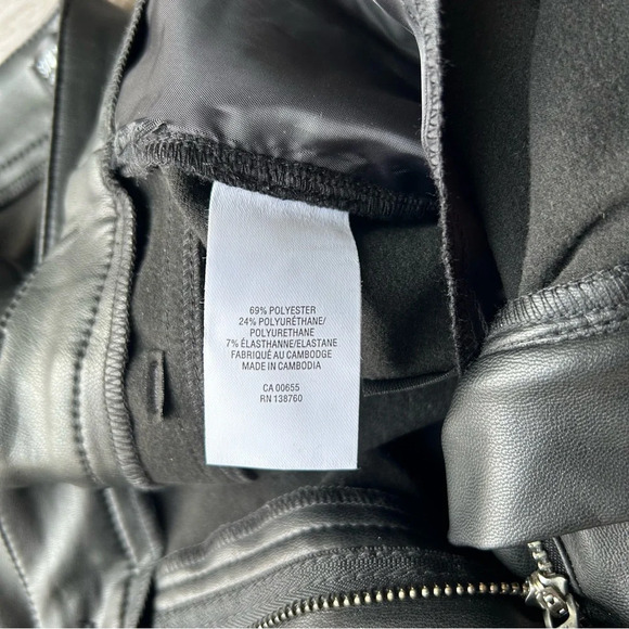 NWT Reitmans Straight Leg High Rise Faux Leather Pants in Black - Picture 13 of 15